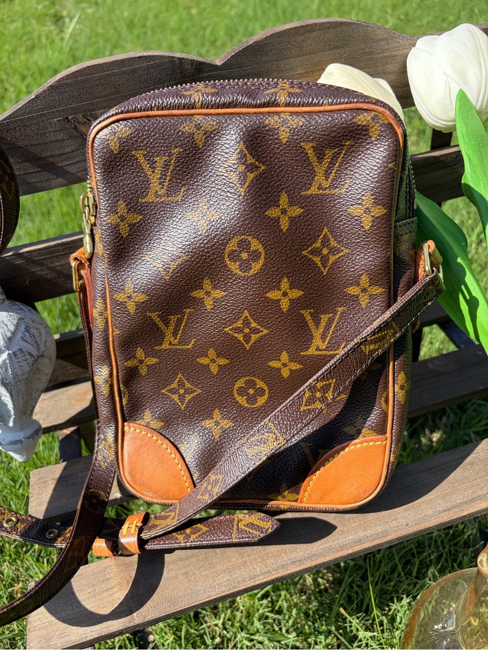Authentic Louis Vuitton Danube Bag Made in France - Picture 4 of 16